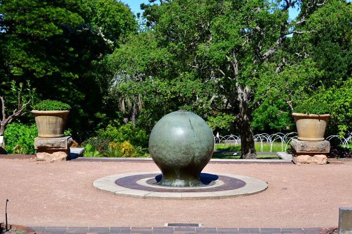 Round Knob Fountain